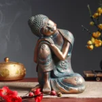 Statuette Bouddha en position de sommeil, zen et reposante