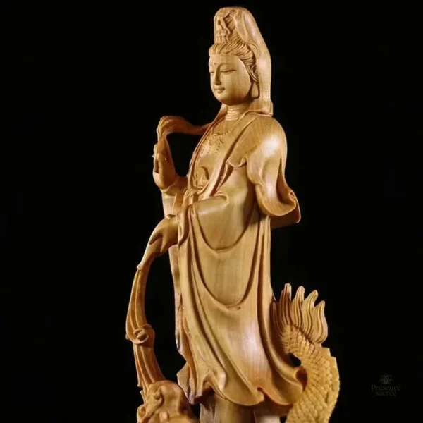 Guan Yin avec dragon, décoration spirituelle en bois
