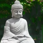 Bouddha zen pour l'aménagement extérieur paisible