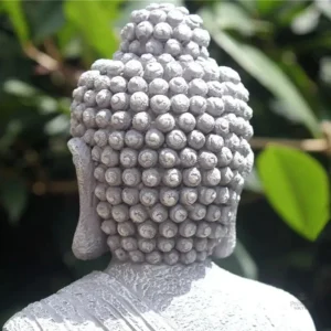 Bouddha de jardin pour créer une ambiance relaxante