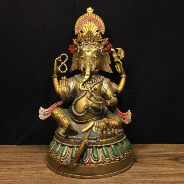 Figurine Ganesh en cuivre, design élégant et raffiné