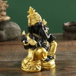 Statue Ganesh, finition élégante en noir et or
