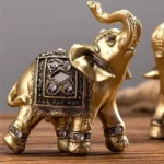 Éléphant doré, symbole de sagesse et prospérité
