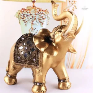 Artisanat asiatique : statue d'éléphant doré