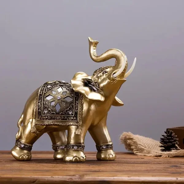 Éléphant en or, idéale pour une touche exotique