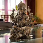 Ganesh assis sur fleur de lotus, élément décoratif