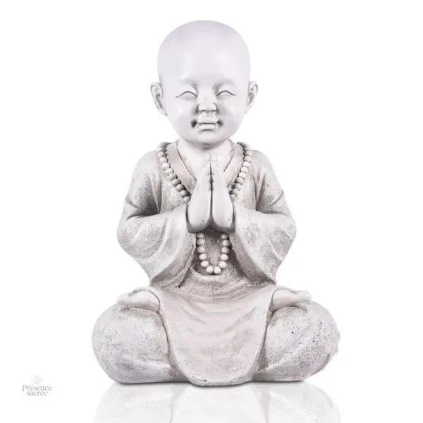 Statue zen de moine en méditation, pour un espace calme