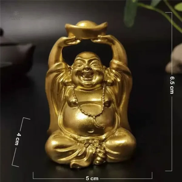 Détails sculptés de la statuette Bouddha Rieur