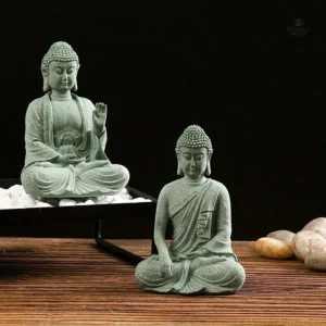 Statue Bouddha en grès, symbole de paix intérieure