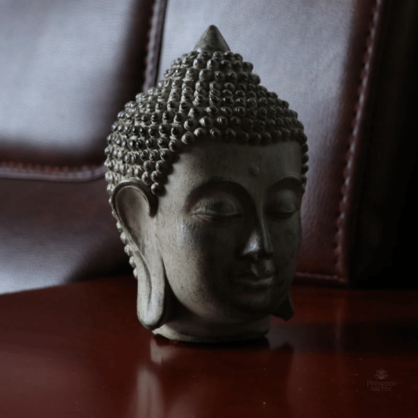 Décoration intérieure, tête de Bouddha thaï pour un ambiance apaisante